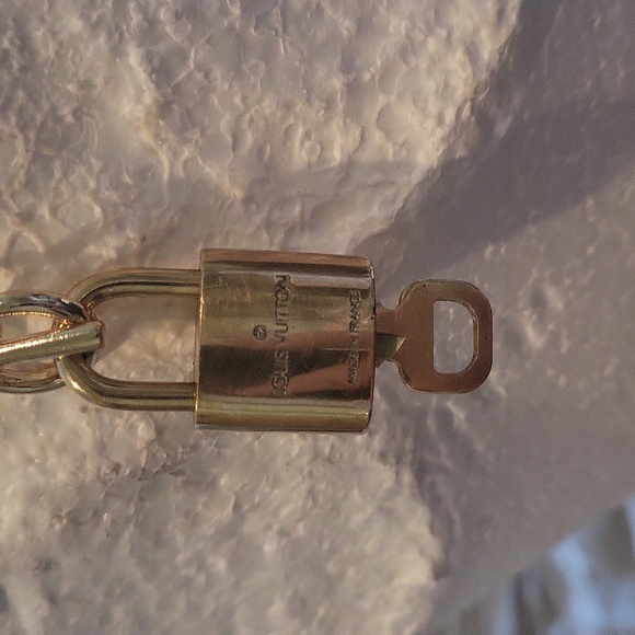 Louis vuitton trio shined by them gorgeous gold plated chocker lock key numbered - Picture 2 of 12
